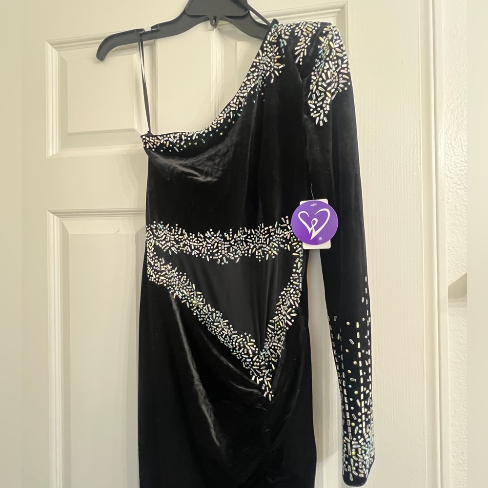 Formal One-Shoulder Black Velvet Dress